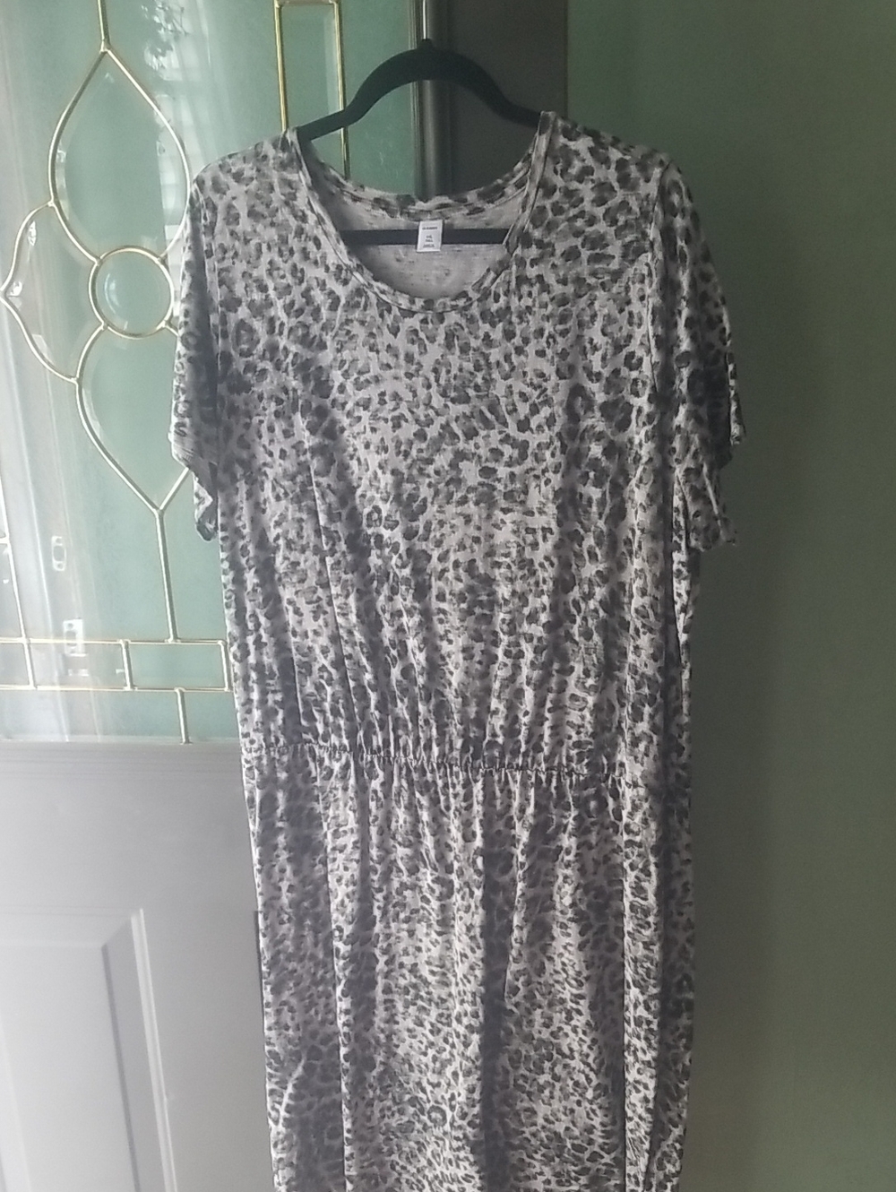 Old Navy Gray Leopard Print Casual Midi Dress